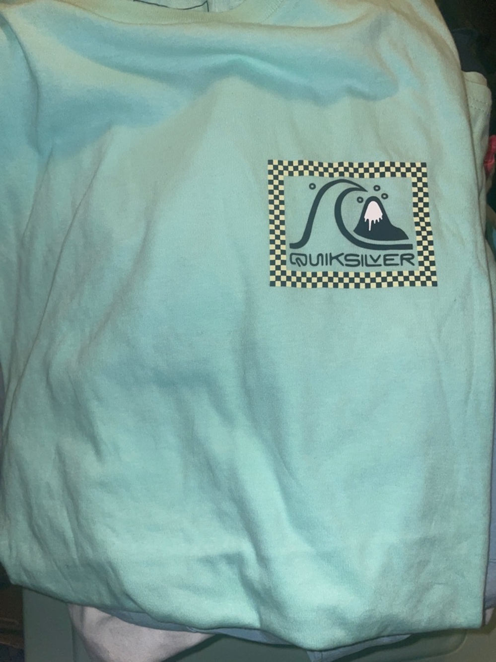 QUIKSILVER T SHIRT